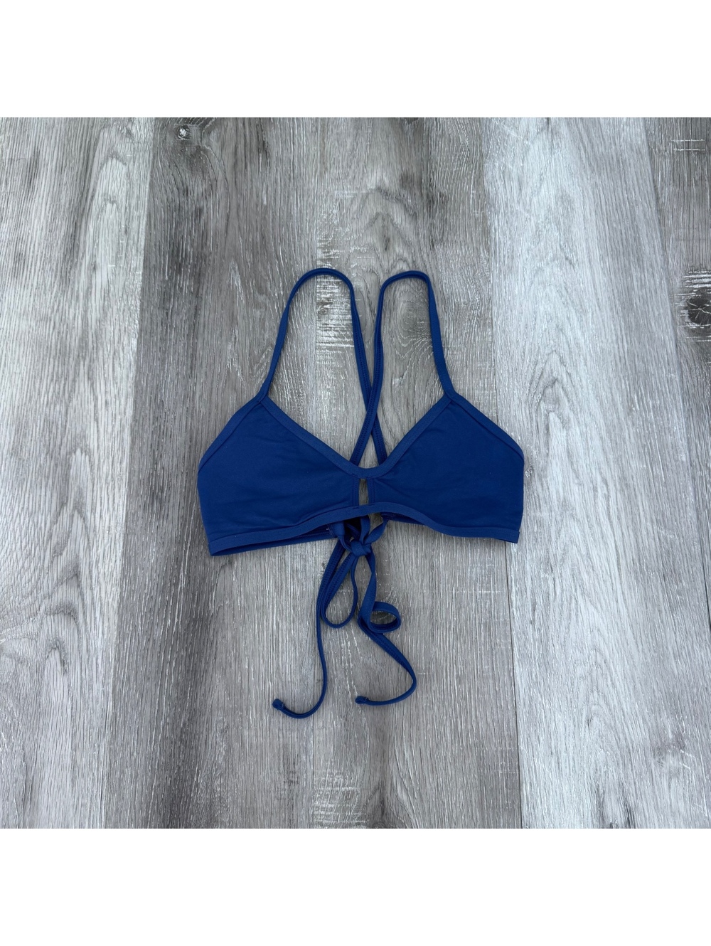 Jolyn Vent Womenโs Bikini Top Navy Blue size L